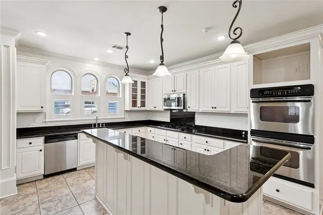 $749,999 | 437 Pencarrow Circle, Madisonville, LA 70447