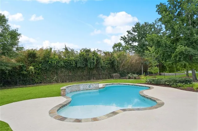 $749,999 | 437 Pencarrow Circle, Madisonville, LA 70447