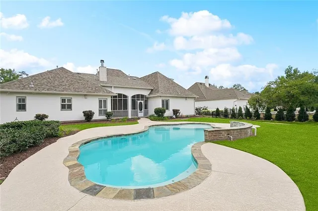 $749,999 | 437 Pencarrow Circle, Madisonville, LA 70447