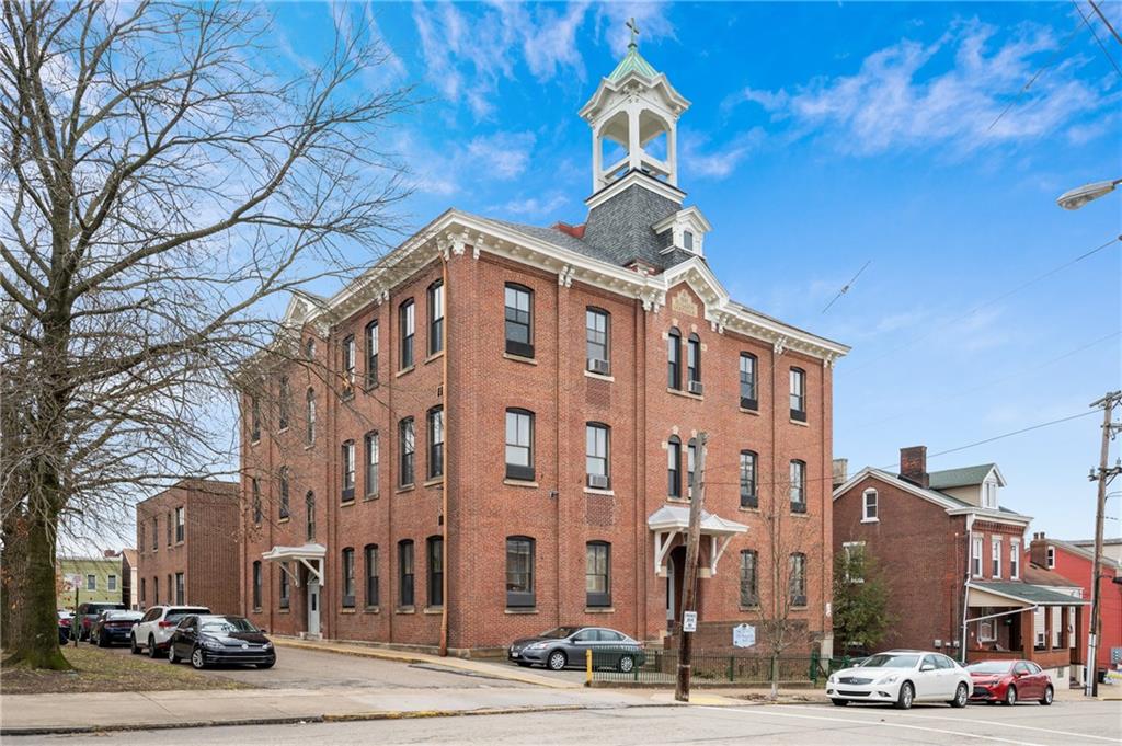 330 46th Street Pittsburgh, PA 15201 - Photo 1 of 25 a front view of a building with street view