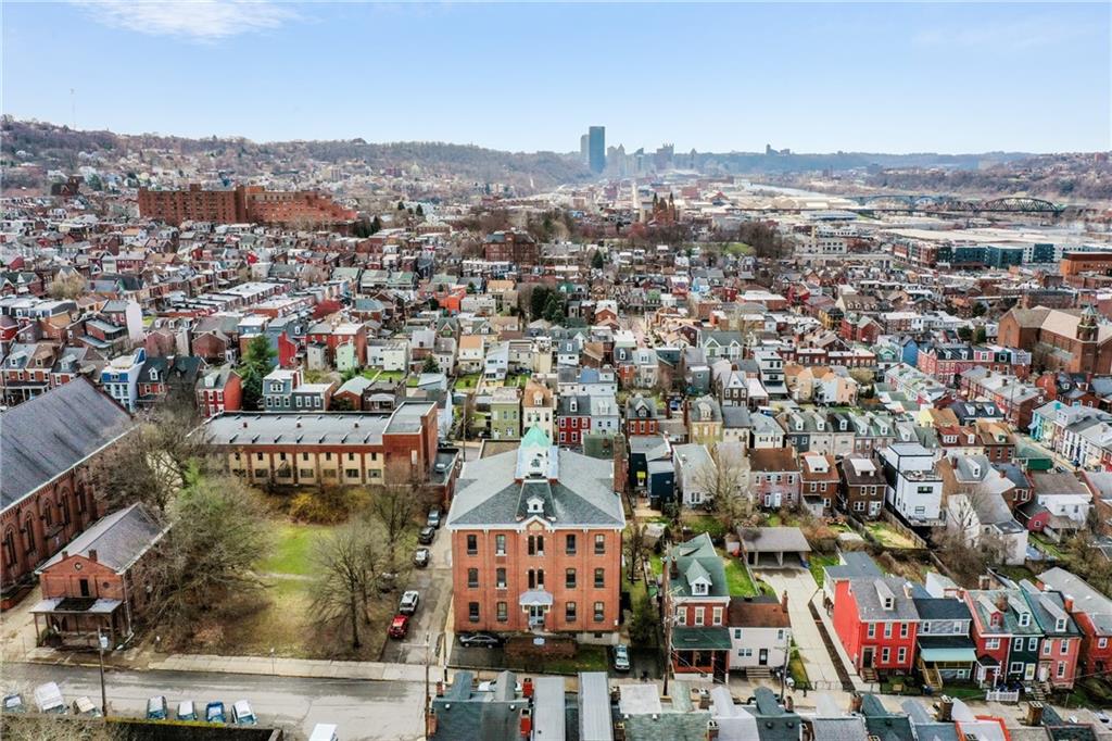 330 46th Street Pittsburgh, PA 15201 - Photo 3 of 25 an aerial view of city