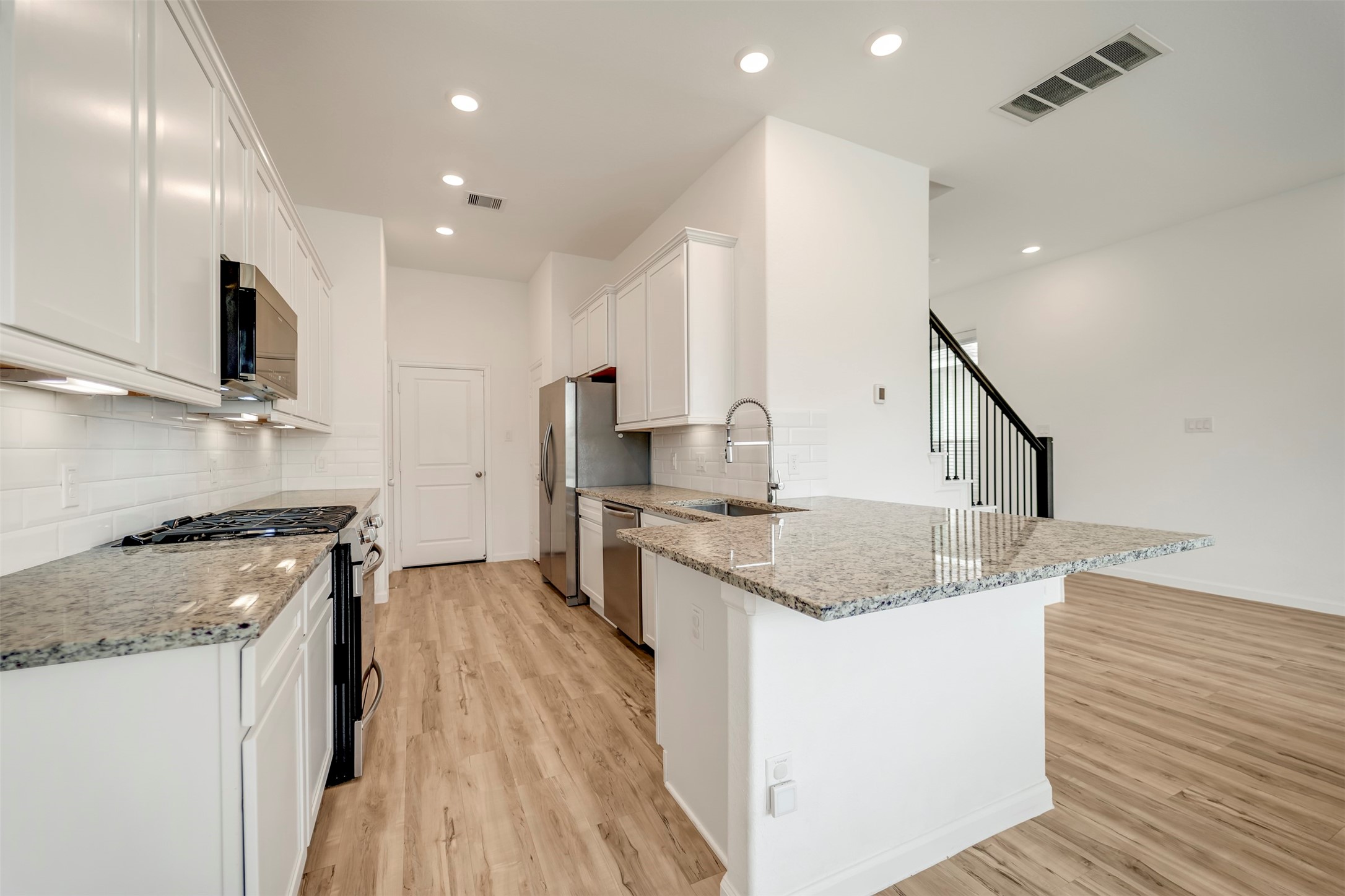 4127 Champlain Way Iowa Colony, TX 77583 - Photo 12 of 35