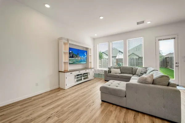 $282,500 | 4127 Champlain Way, Iowa Colony, TX 77583