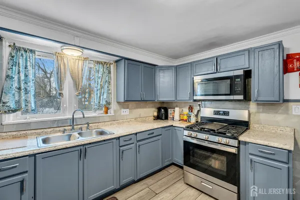 $450,000 | 821 Front Street, Dunellen, NJ 08812