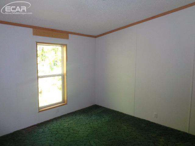 13345 E Road Montrose, MI 48457 - Photo 8 of 10 21222027-7.JPG