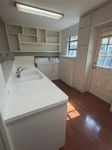 $1,100 | 728 West San Antonio Street, Unit 102, Lockhart, TX 78644