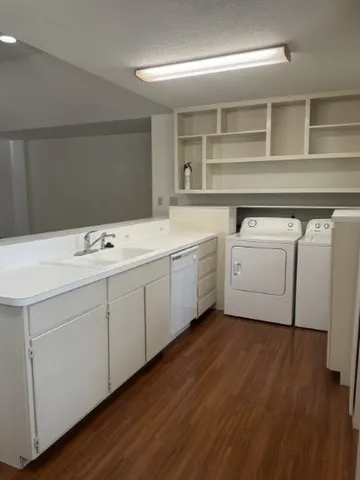 $1,100 | 728 West San Antonio Street, Unit 102, Lockhart, TX 78644