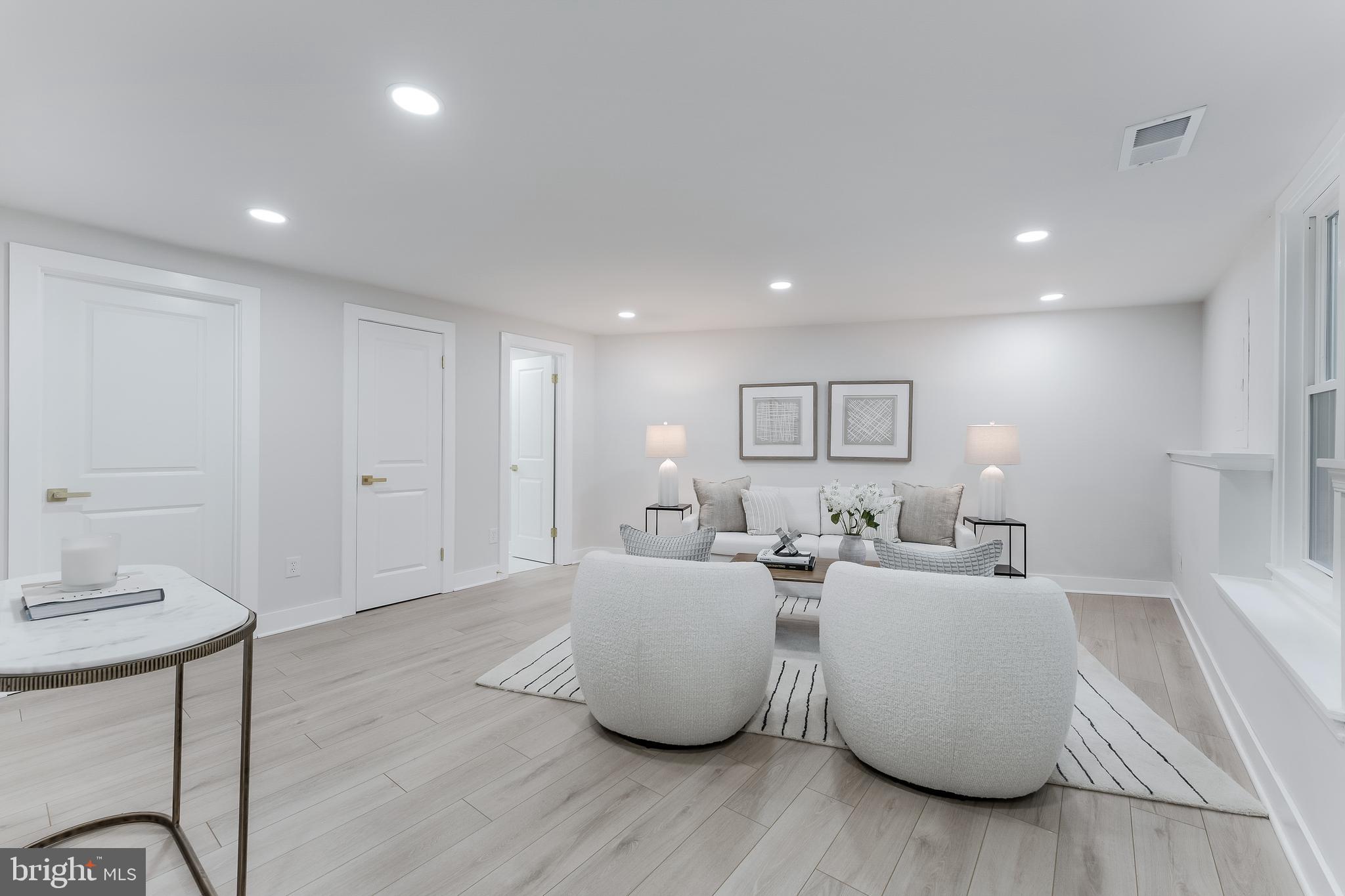 11213 Silentwood Lane Reston, VA 20191 - Photo 25 of 33