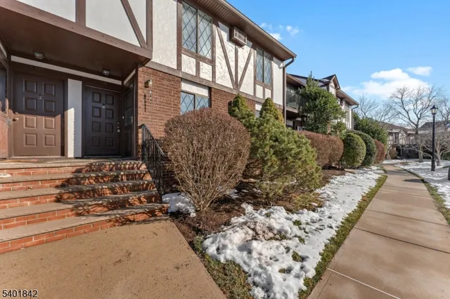 $315,000 | 73 Farm Road, Unit Q, Hillsborough, NJ 08844