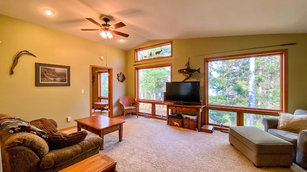6076 Shore Dr Drive Rhinelander, WI 54501 - Photo 9 of 44 Gallery Image 9