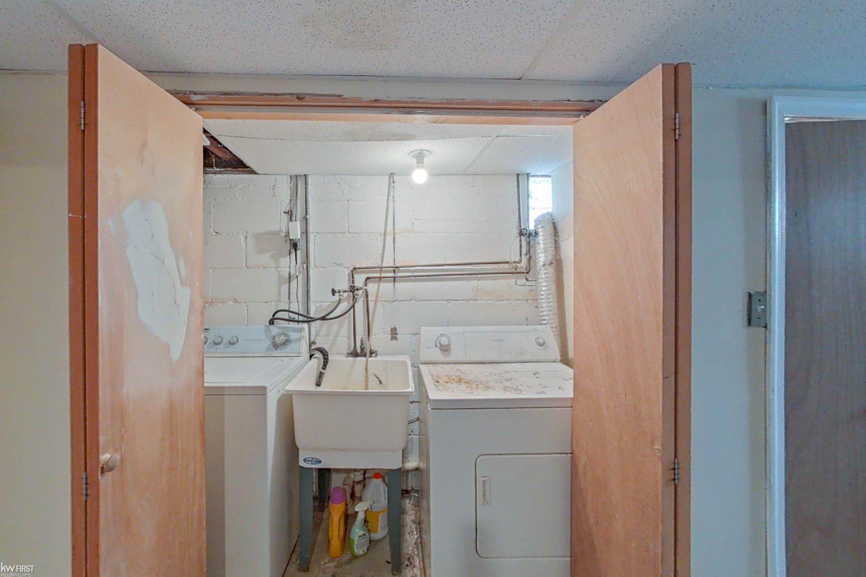 48 East Iroquois Road Pontiac, MI 48341 - Photo 31 of 52