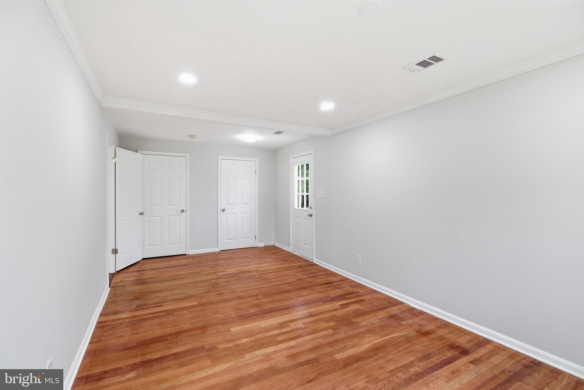 14033 Grayson Road Woodbridge, VA 22191 - Photo 11 of 33 Gallery Image 11