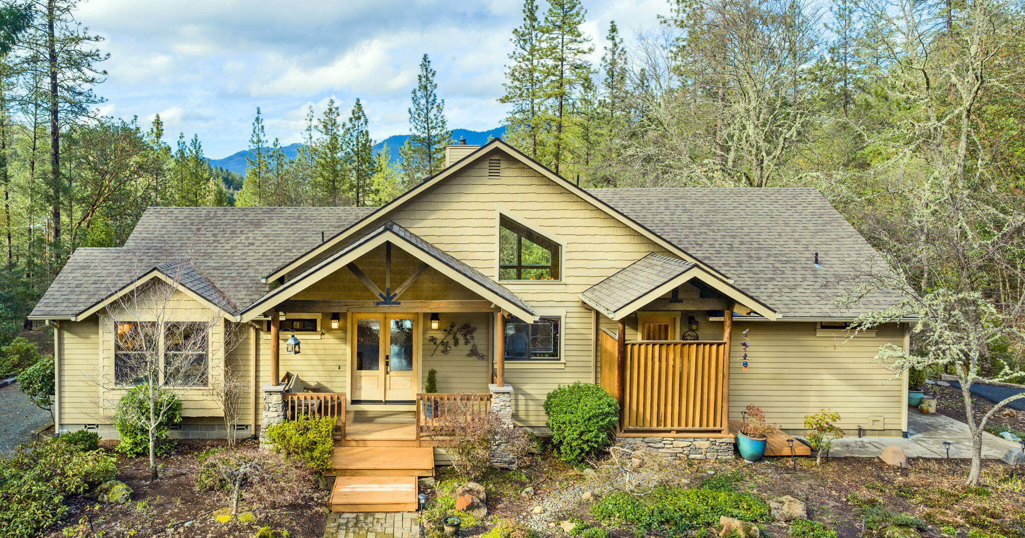 565 Greens Creek Road Grants Pass, OR 97527 - Photo 1 of 55 ApxGCR00004