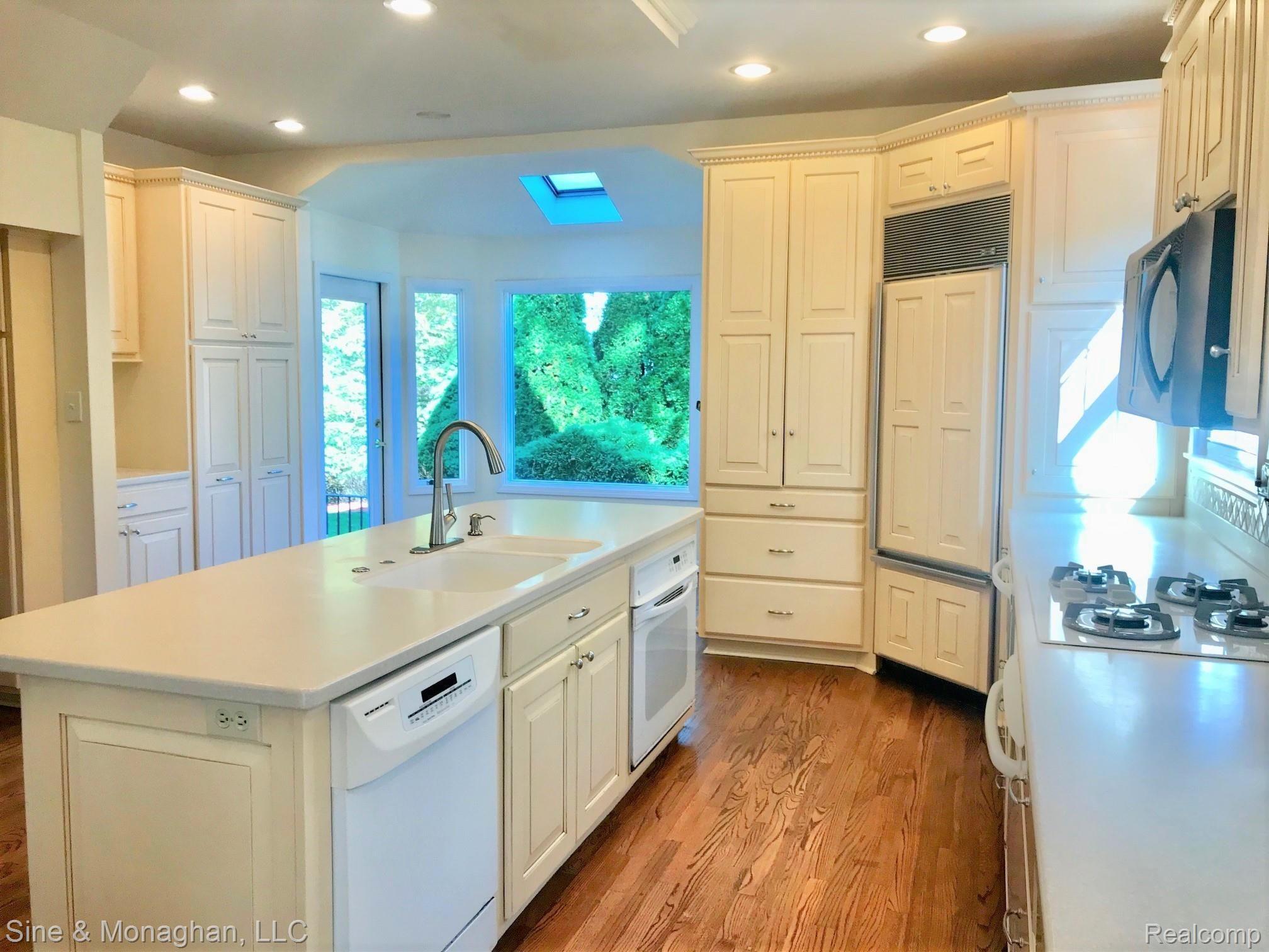36 Colonial Road Grosse Pointe, MI 48236 - Photo 9 of 60 36 NEW KIT USE LIGHTENED.jpg