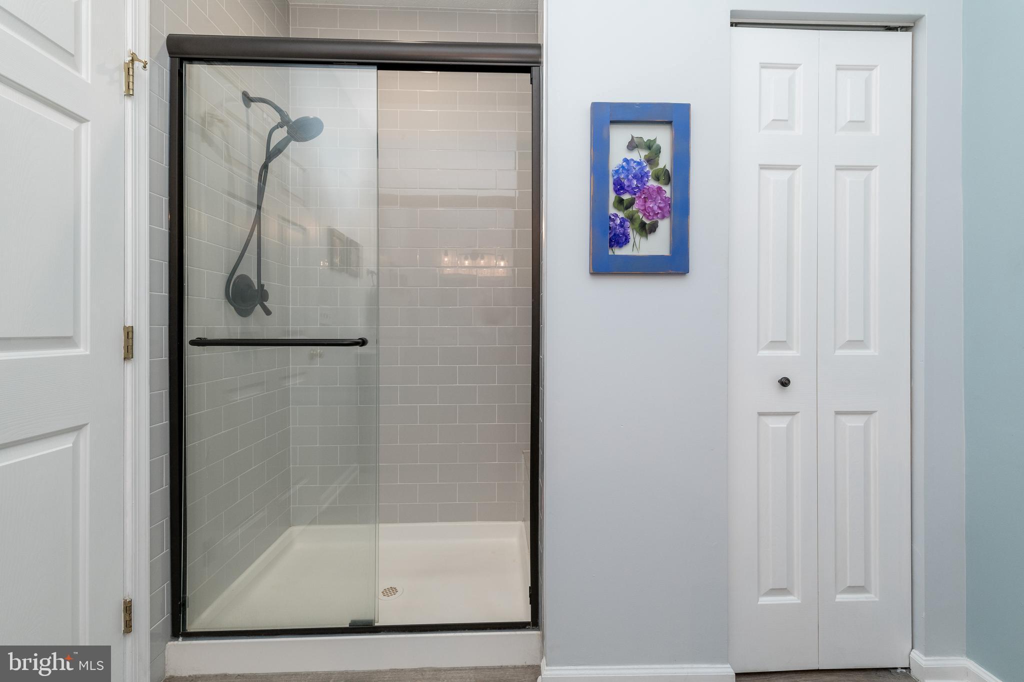 5436 Glenthorne Court, Unit 5436 Rosedale, MD 21237 - Photo 16 of 27 Spacious en-suite