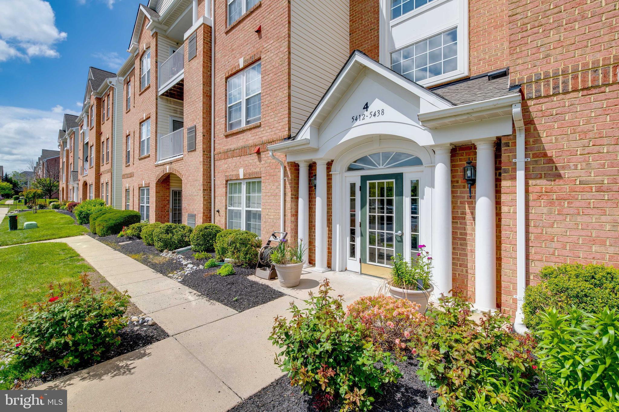 5436 Glenthorne Court, Unit 5436 Rosedale, MD 21237 - Photo 2 of 27 Conveniently located penthouse with loft