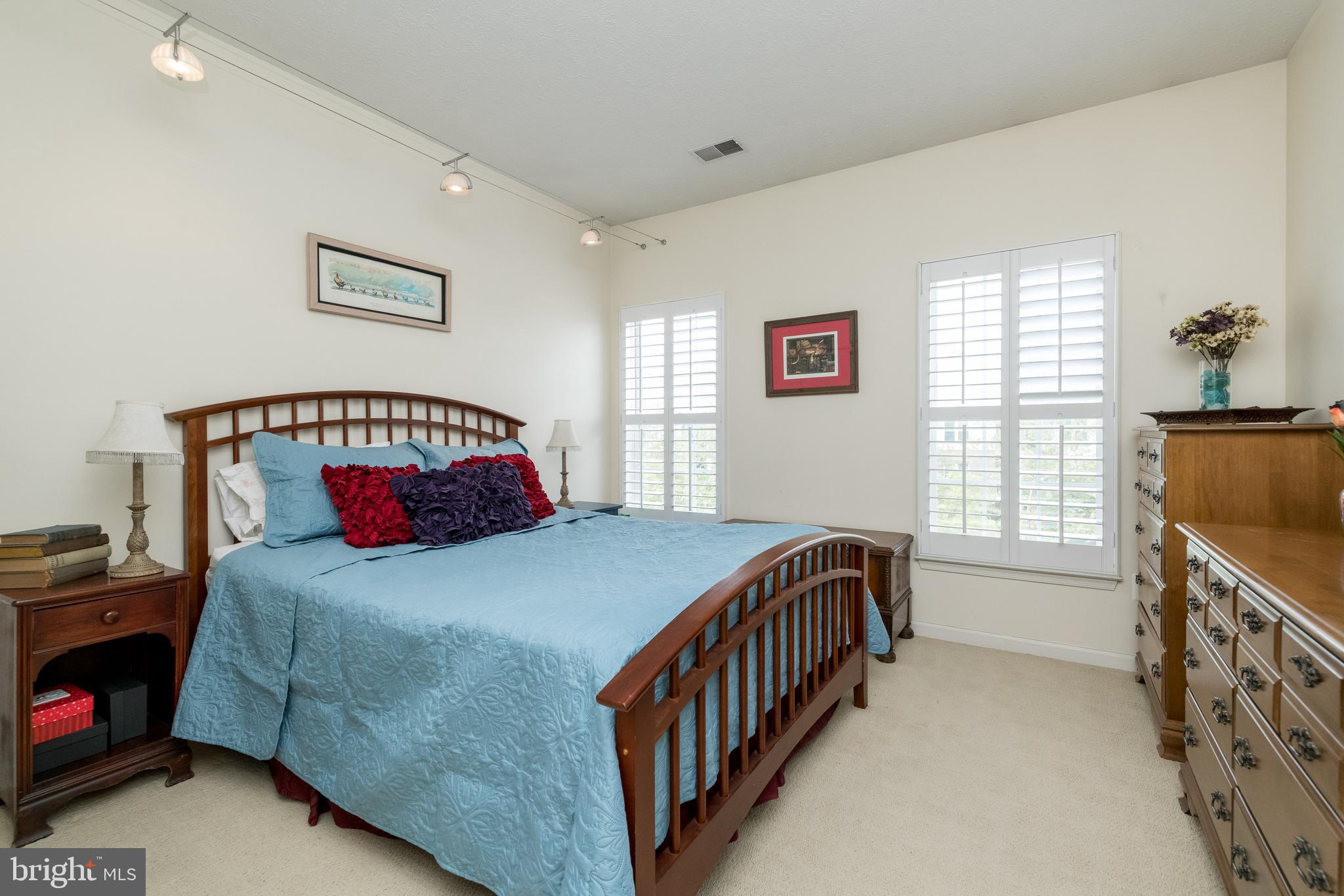 5436 Glenthorne Court, Unit 5436 Rosedale, MD 21237 - Photo 21 of 27 Large secondary bedroom