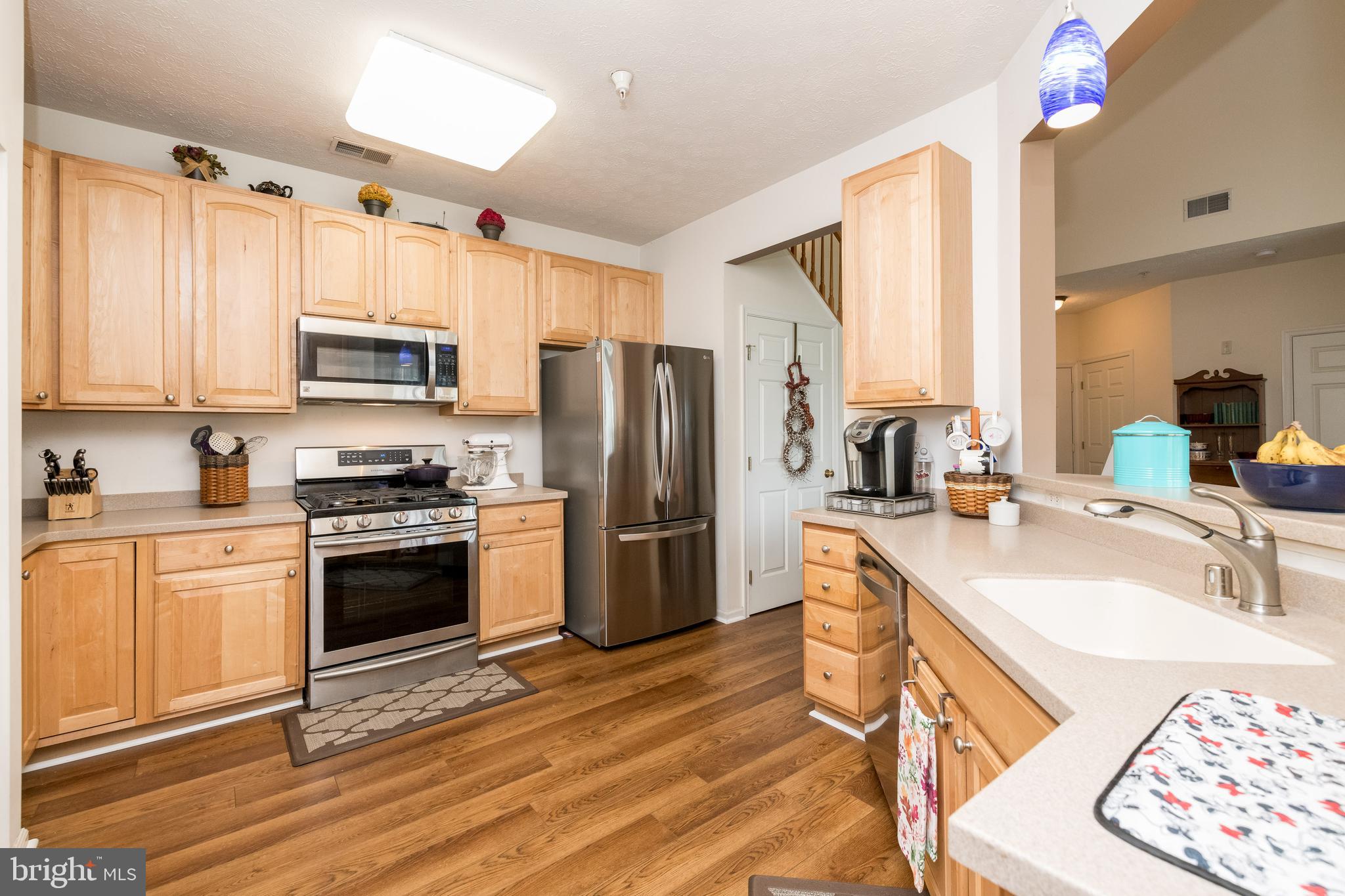 5436 Glenthorne Court, Unit 5436 Rosedale, MD 21237 - Photo 10 of 27 Large, open kitchen