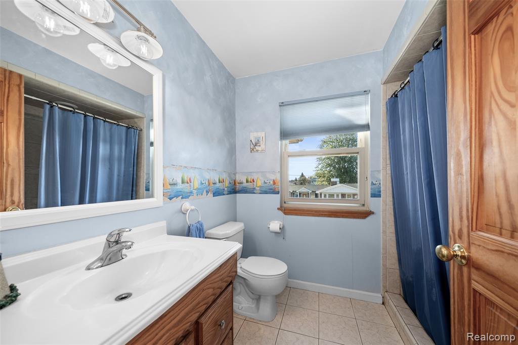 7214 Cardinal Road Algonac, MI 48001 - Photo 13 of 50