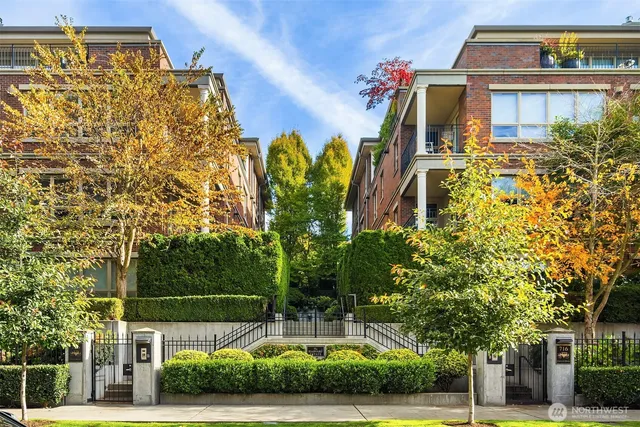 $1,100,000 | 726 Boylston Avenue East, Unit 5, Seattle, WA 98102