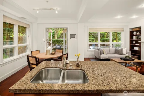 $1,100,000 | 726 Boylston Avenue East, Unit 5, Seattle, WA 98102