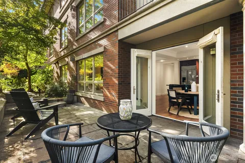 $1,100,000 | 726 Boylston Avenue East, Unit 5, Seattle, WA 98102