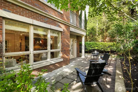 $1,100,000 | 726 Boylston Avenue East, Unit 5, Seattle, WA 98102