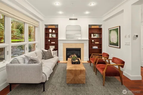 $1,100,000 | 726 Boylston Avenue East, Unit 5, Seattle, WA 98102