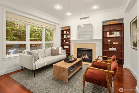 $1,100,000 | 726 Boylston Avenue East, Unit 5, Seattle, WA 98102