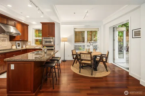 $1,100,000 | 726 Boylston Avenue East, Unit 5, Seattle, WA 98102