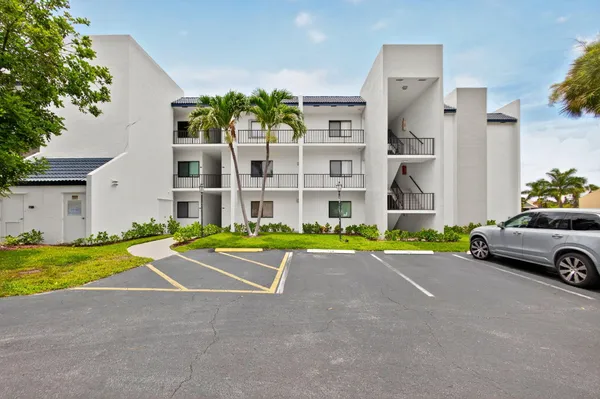 $269,000 | 1605 Highway 1, Unit 202V6, Jupiter, FL 33477