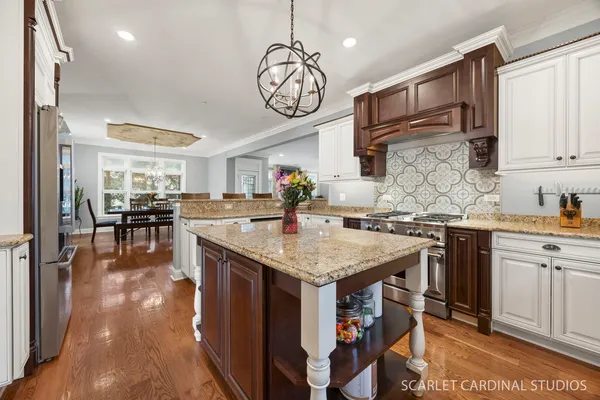 $849,900 | 550 Edson Avenue, Lombard, IL 60148