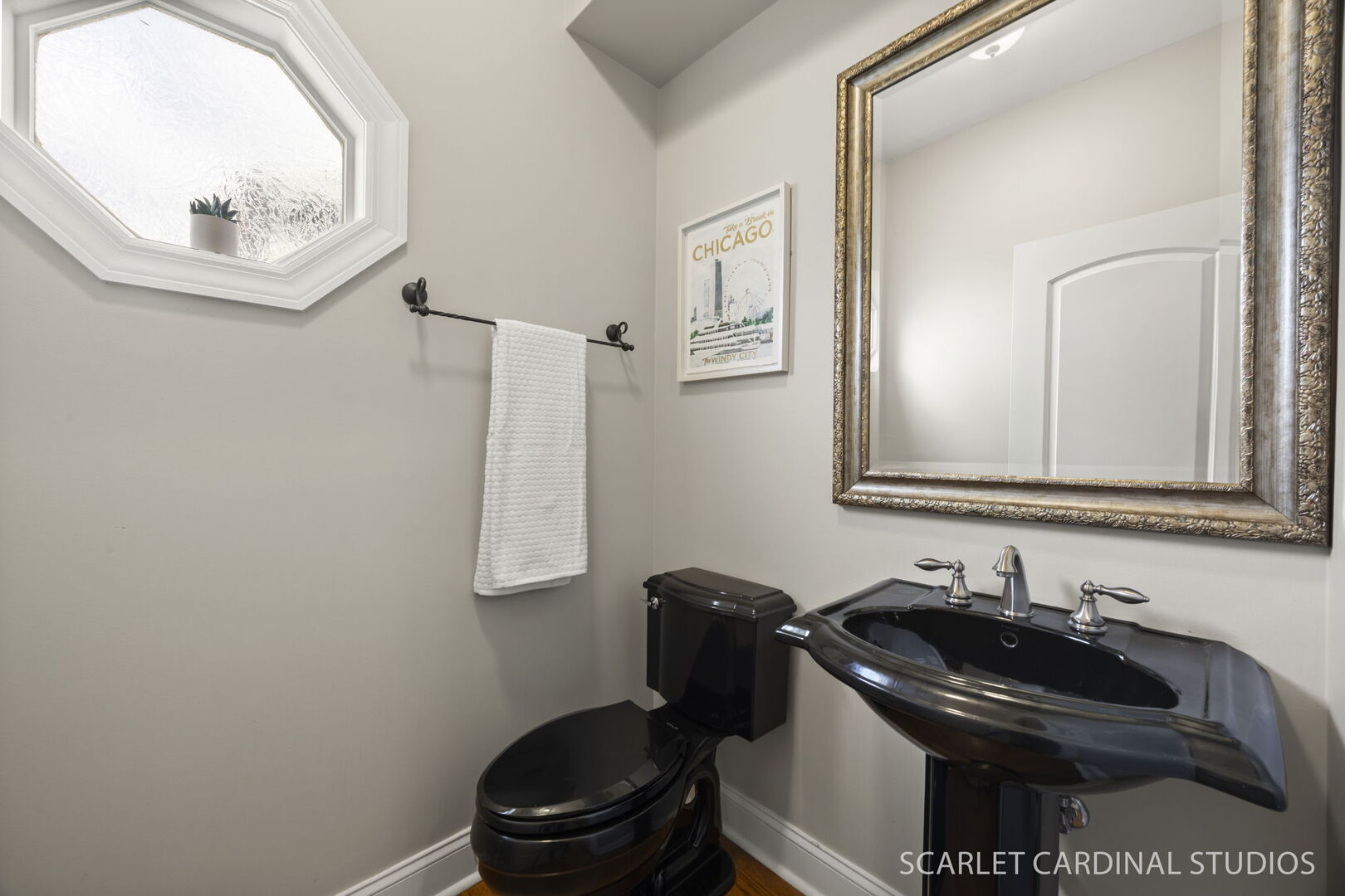 550 Edson Avenue Lombard, IL 60148 - Photo 15 of 32 a bathroom with a sink and a mirror
