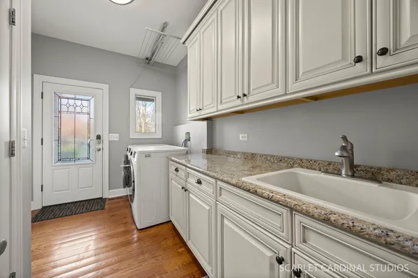 $849,900 | 550 Edson Avenue, Lombard, IL 60148