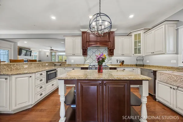 $849,900 | 550 Edson Avenue, Lombard, IL 60148