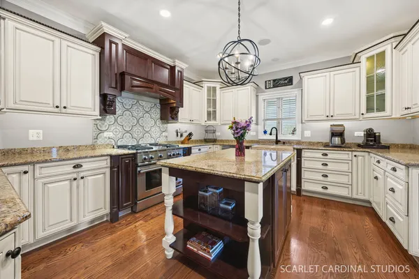 $849,900 | 550 Edson Avenue, Lombard, IL 60148