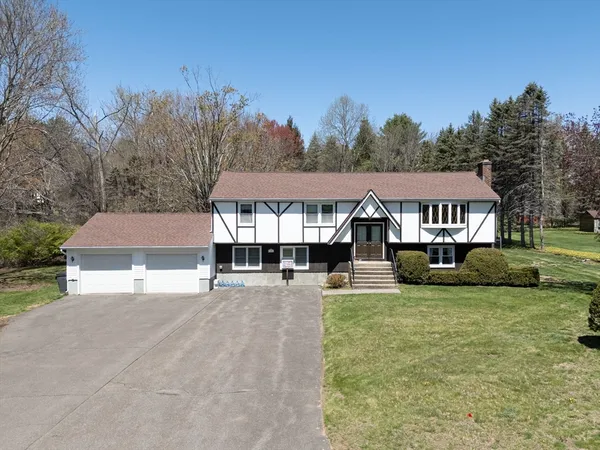 $450,000 | 20 Winwood Circle, Somers, CT 06071