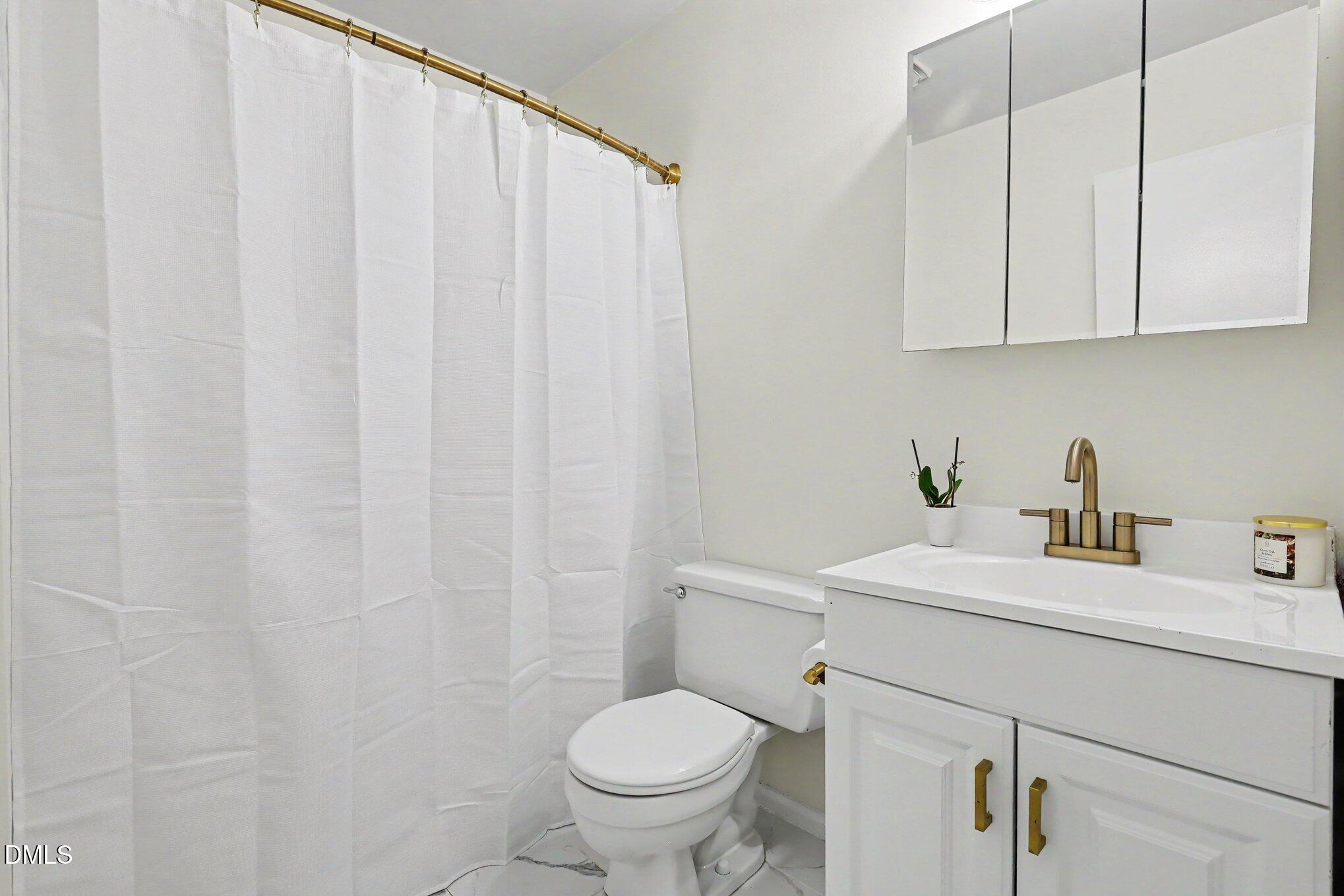 1416 Lions Way Raleigh, NC 27604 - Photo 22 of 53 Bathroom