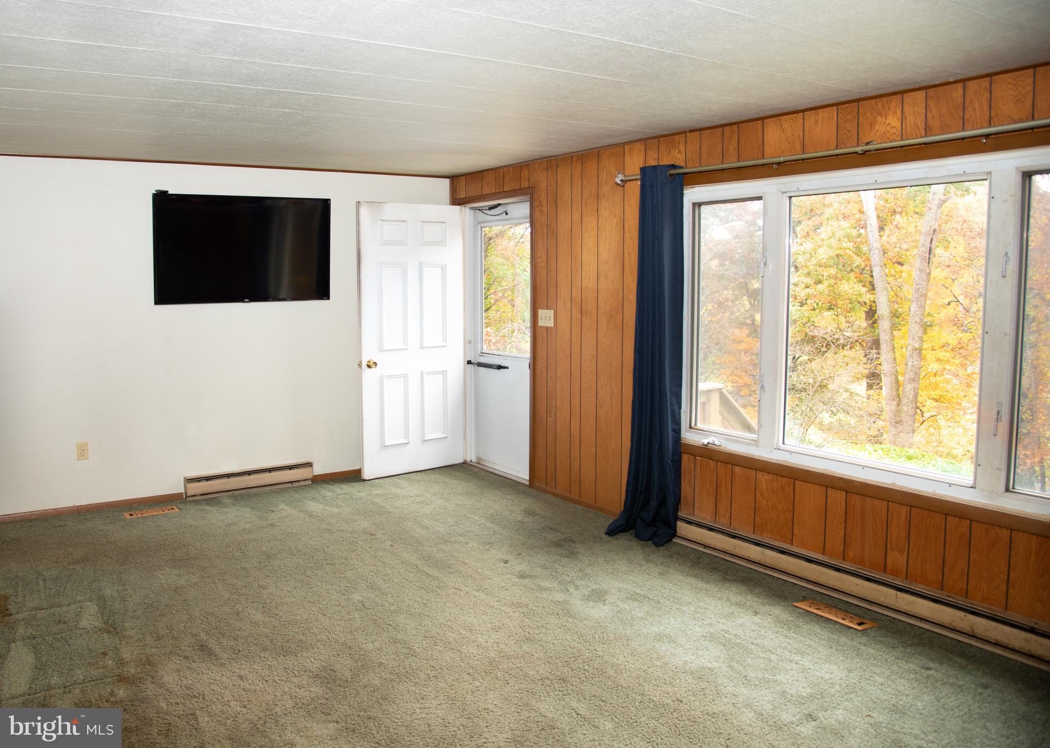 123 Houck Road Westminster, MD 21157 - Photo 15 of 47 TCL TV included!