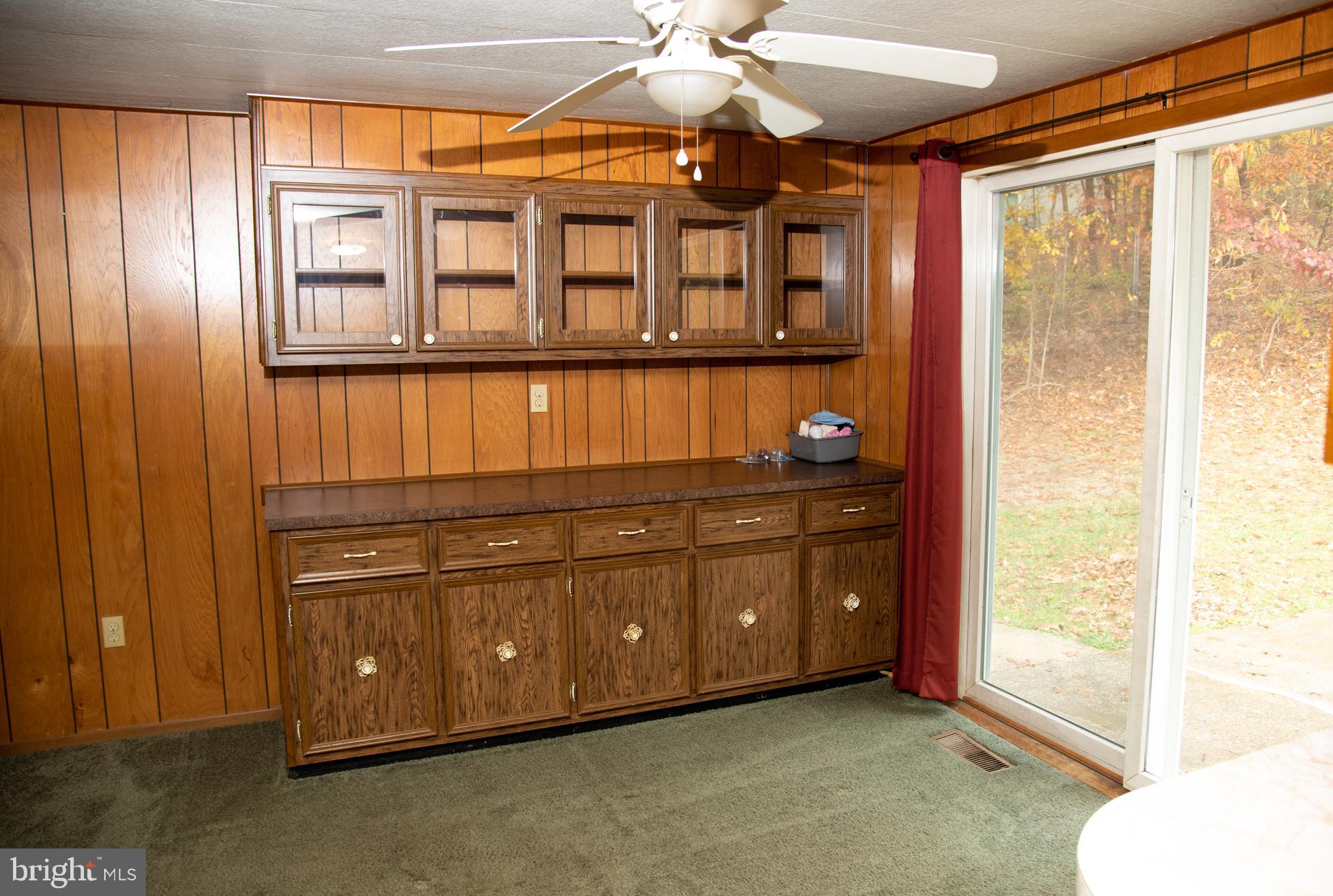 123 Houck Road Westminster, MD 21157 - Photo 19 of 47 Dining Room built-ins