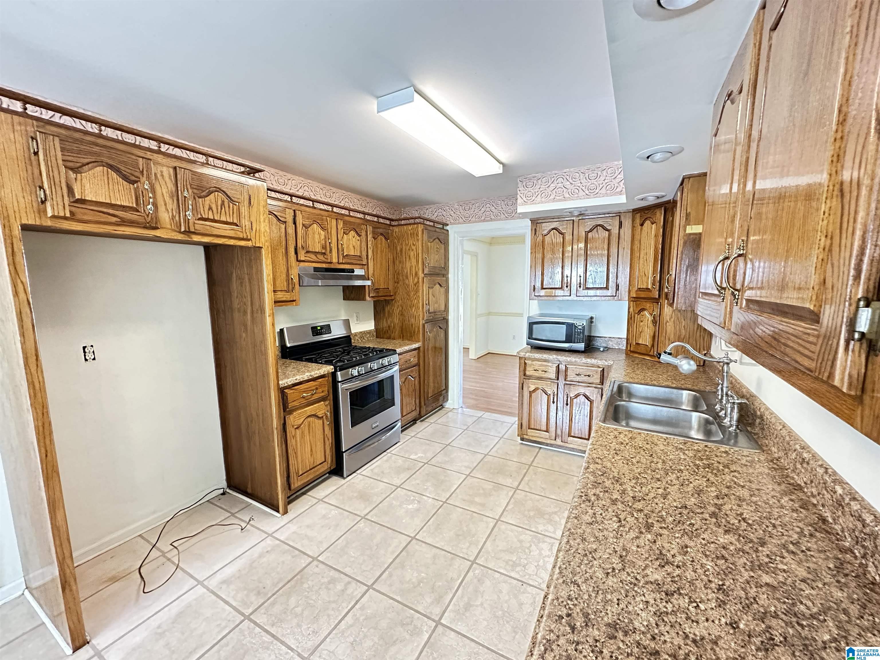 1925 Winewood Road Birmingham, AL 35215 - Photo 9 of 34