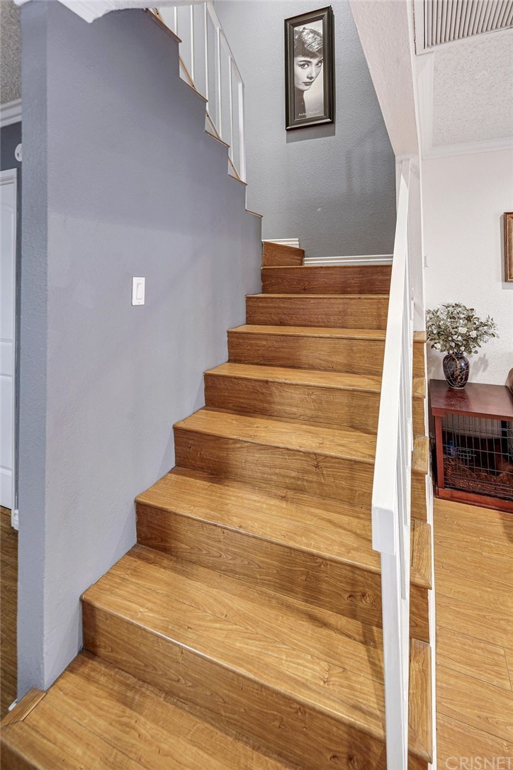 7320 Lennox Avenue, Unit H1 Van Nuys, CA 91405 - Photo 12 of 20 a view of entryway