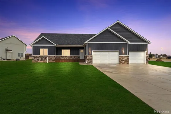 $399,999 | 6344 Boulder Drive, Flushing, MI 48433