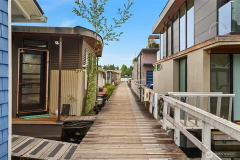 $749,950 | 2818 Boyer Avenue East, Unit 6, Seattle, WA 98102