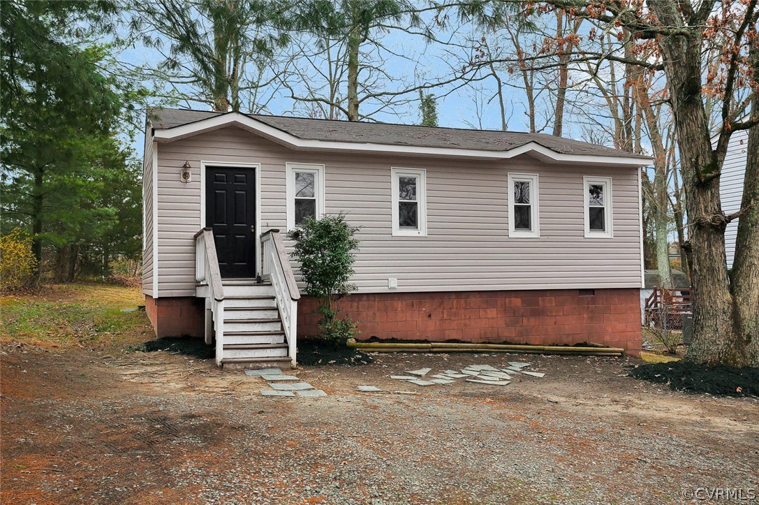 12315 Duck River Road Midlothian, VA 23112 - Photo 3 of 26 Gallery Image 3