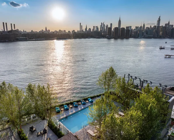 $9,275 | 60 Wharf Drive, Unit 1605 | Greenpoint