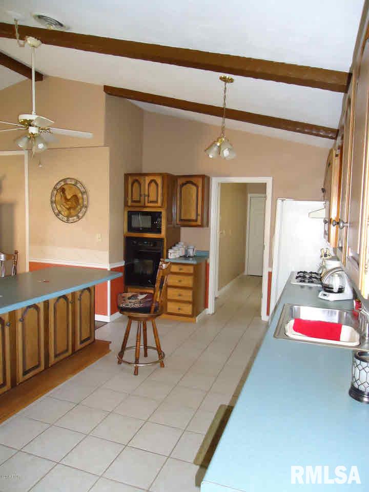 4669 County Farm Road Salem, IL 62881 - Photo 6 of 20