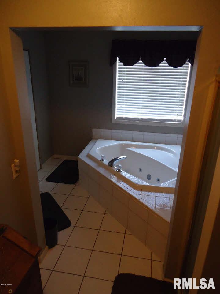 4669 County Farm Road Salem, IL 62881 - Photo 10 of 20