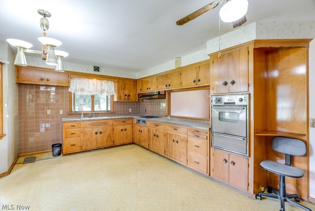 274 Sagamore Road Northfield, OH 44067 - Photo 13 of 31 Tons of cabinets & counterspace