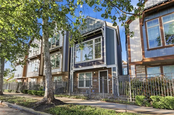 $2,450 | 1816 Dennis Street, Houston, TX 77004